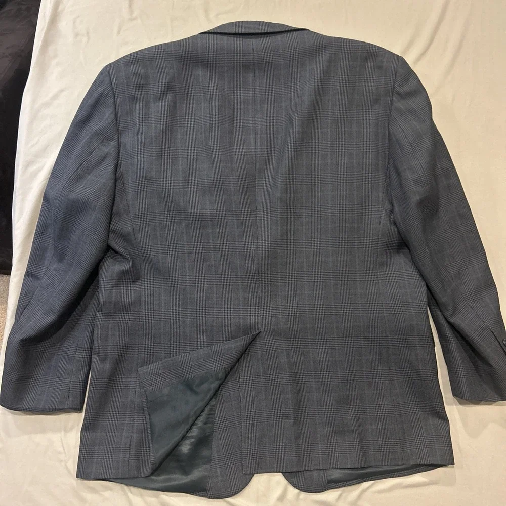 Jos A Bank 48 R Sport Coat 100% Wool Gray Glen Plaid Two Button‎ Lined Vented